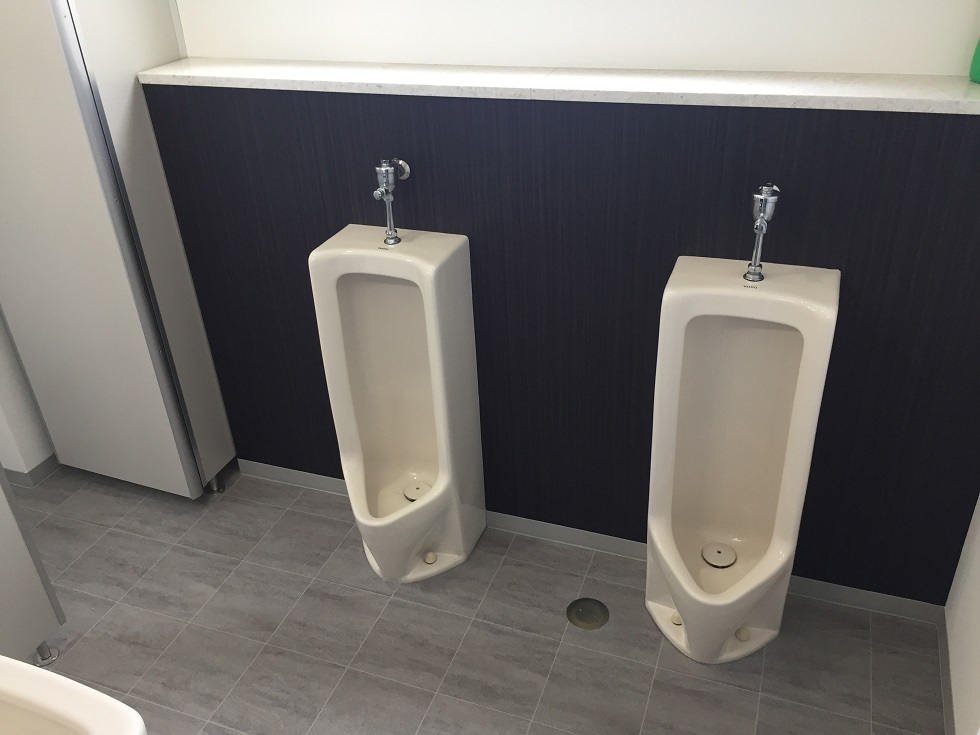 【貸事務所】　給湯室・トイレの改修工事施工事例（貸事務所・リノベーション）